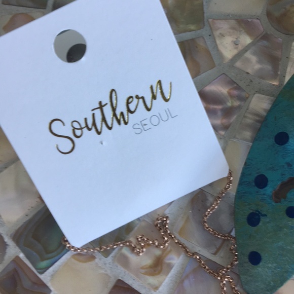 Silvertone crushed stone silver bar necklace - Picture 5 of 7